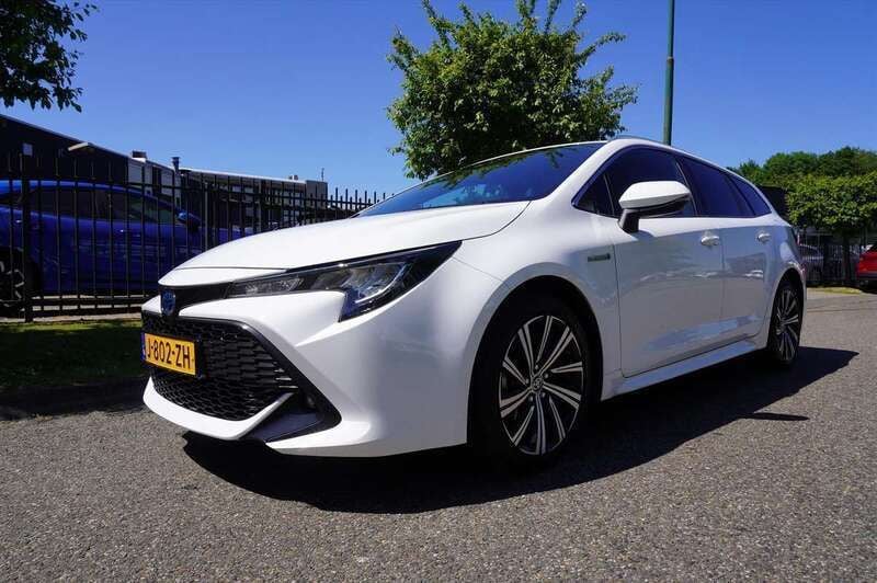 Wit Gebruikt 2020 Toyota Corolla Business Edition Stationwagen | € 20.945 (Eerlijke prijs) - Afbeelding 1/4