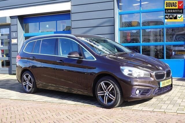 Bruin Gebruikt 2016 BMW 218 Sport Line Stationwagen | € 11.950 (Eerlijke prijs) - Afbeelding 1/4