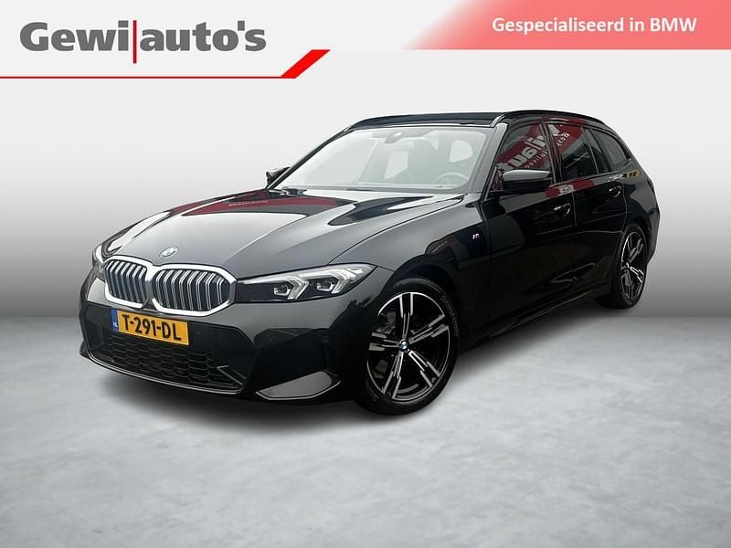 Zwart Occasion 2023 BMW 318 M Sport Stationwagen | € 37.999 (Eerlijke prijs) - Afbeelding 1/4