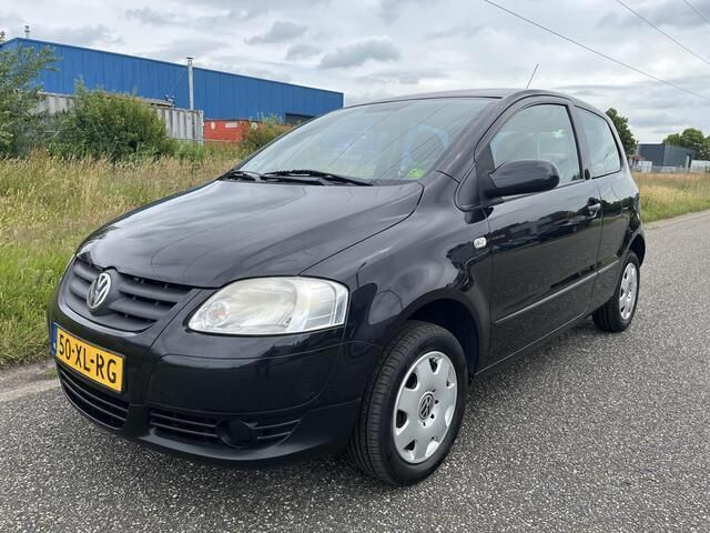 Zwart Occasion 2007 VW Fox Trendline Hatchback | € 1.099 (Eerlijke prijs) - Afbeelding 1/4