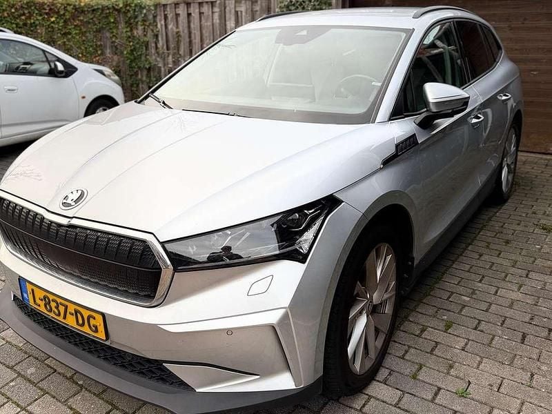 Zilver Gebruikt 2021 Skoda Enyaq iV SUV | € 22.500 (Eerlijke prijs) - Afbeelding 1/4