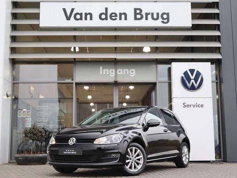 Occasion VW Golf VII Comfortline 86 PK (63 kW) 2016 Zwart Hatchback