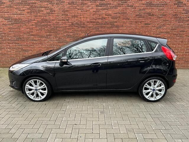 Occasion Ford Fiesta Titanium 101 PK (74 kW) 2014 Zwart Hatchback