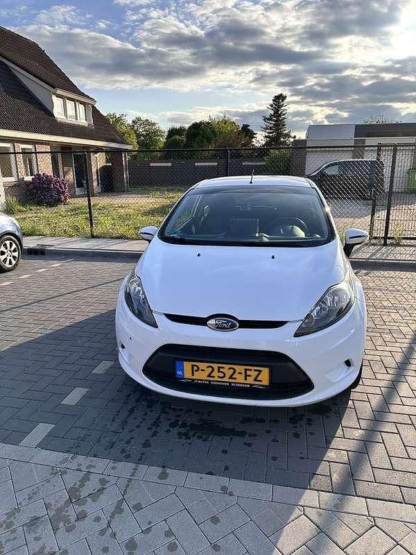 Wit Gebruikt 2010 Ford Fiesta Limited Hatchback | € 3.200 (Goede deal) - Afbeelding 1/4