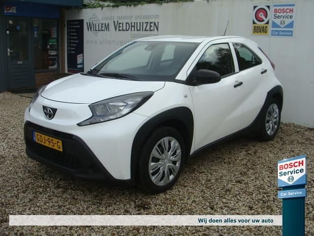 Wit Gebruikt 2024 Toyota Aygo X SUV | € 15.480 - Afbeelding 1/4