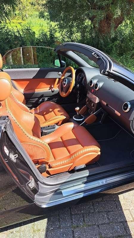 Zwart Gebruikt 2000 Audi TT Roadster Cabriolet | € 7.069 (Eerlijke prijs) - Afbeelding 1/4