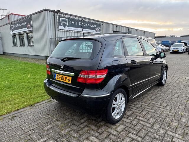 Occasion Mercedes B180 Business 116 PK (85 kW) 2011 Zwart MPV
