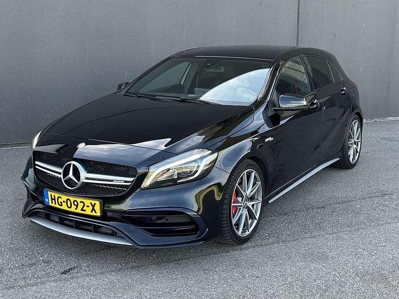 Zwart Gebruikt 2015 Mercedes A45 AMG AMG Stationwagen | € 21.499 - Afbeelding 1/4