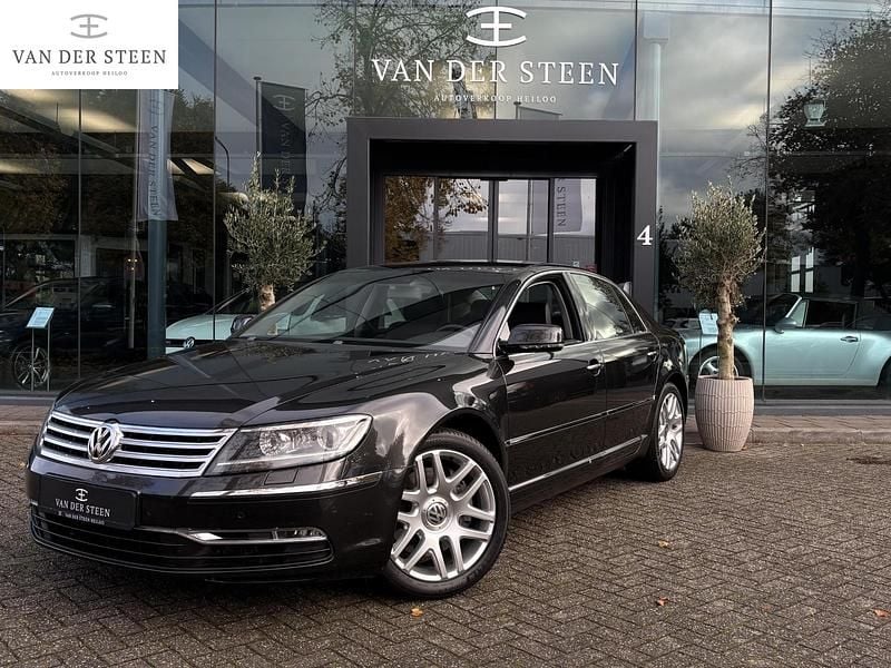 Grijs Gebruikt 2014 VW Phaeton Sedan | € 16.745 - Afbeelding 1/4