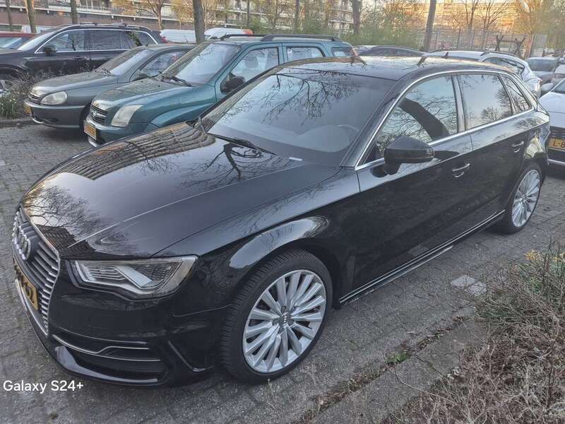 Zwart Gebruikt 2015 Audi A3 Hatchback | € 13.000 (Eerlijke prijs) - Afbeelding 1/4