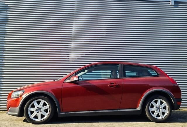 Occasion Volvo C30 Momentum 136 PK (100 kW) 2007 Rood, metallic lak Hatchback