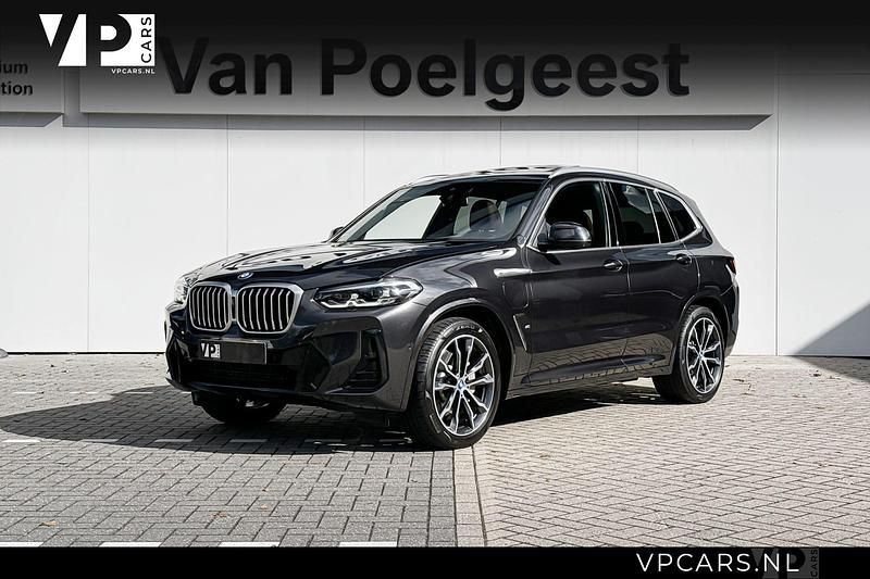 Sophistograu brillianteffect metallic (grijs metallic) Gebruikt 2023 BMW X3 M Sport SUV | € 43.900 (Goede deal) - Afbeelding 1/4