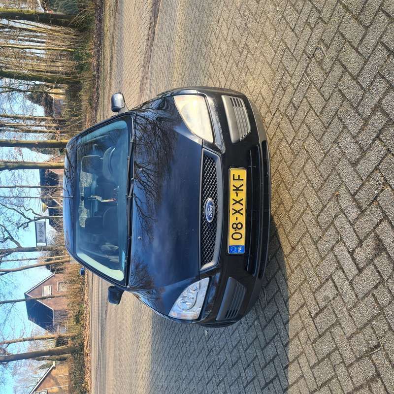 Zwart Gebruikt 2007 Ford Focus Trend Hatchback | € 1.150 (Goede deal) - Afbeelding 1/4