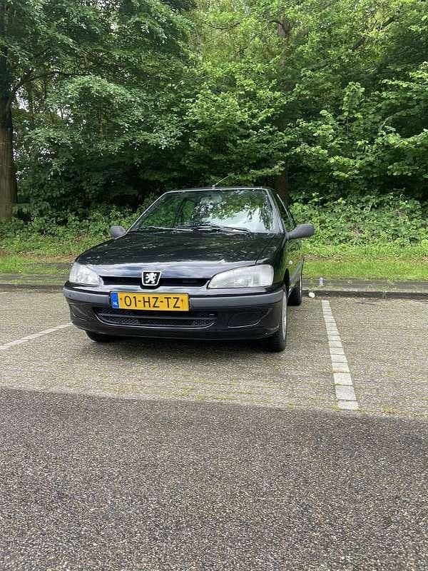 Zwart Gebruikt 2002 Peugeot 106 Hatchback | € 1.000 (Eerlijke prijs) - Afbeelding 1/4