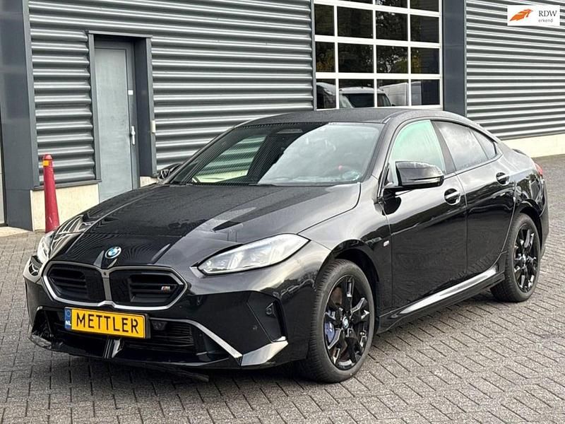Zwart Gebruikt 2025 BMW M235 M Sport Sedan | € 42.995 - Afbeelding 1/4