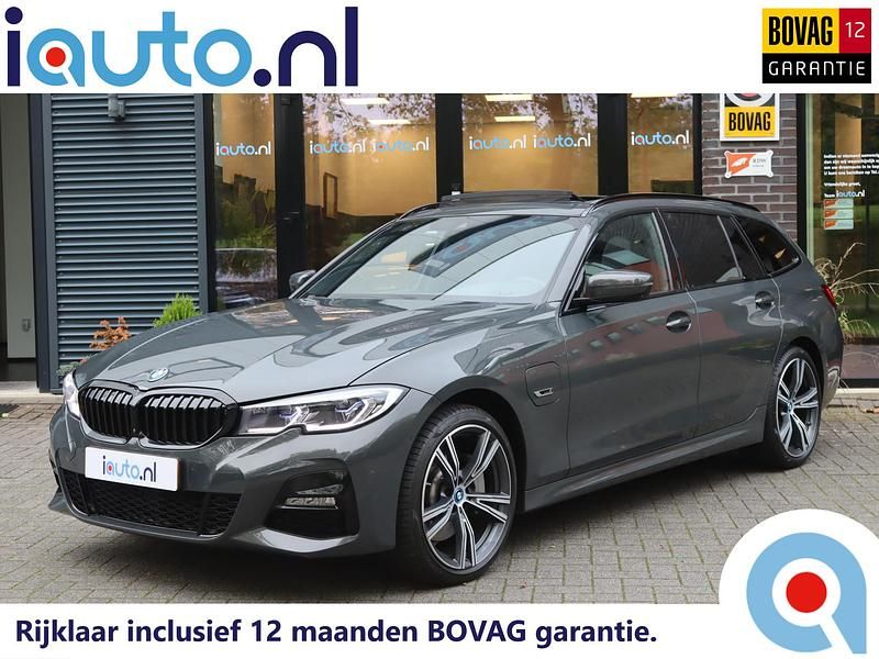 Grijs Gebruikt 2021 BMW 330e M Sport Stationwagen | € 38.745 (Eerlijke prijs) - Afbeelding 1/4