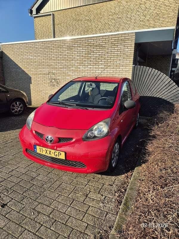 Occasion Toyota Aygo 68 PK (50 kW) 2007 Rood Hatchback