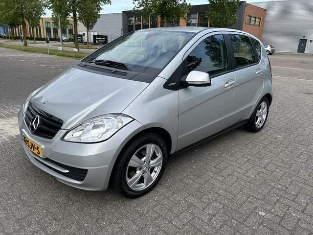 Grijs Gebruikt 2011 Mercedes A160 MPV | € 5.995 (Iets duurder) - Afbeelding 1/4