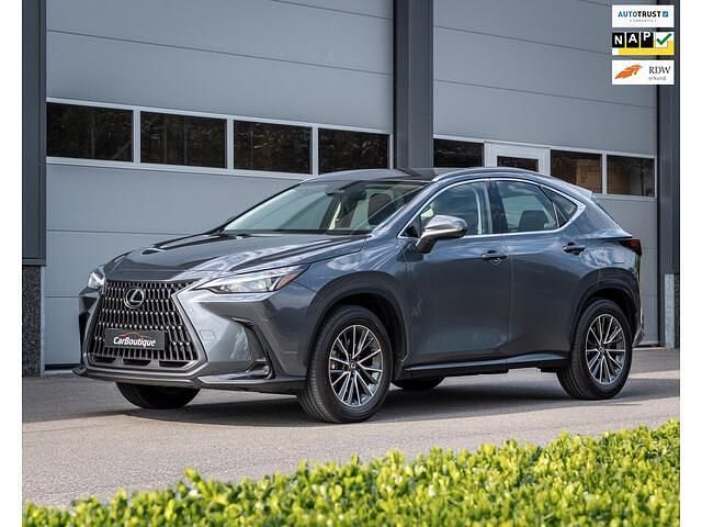 Grijs Gebruikt 2024 Lexus NX350h Business Edition SUV | € 51.999 - Afbeelding 1/4