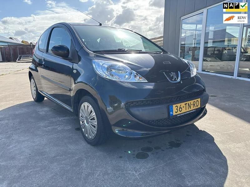 Zwart Gebruikt 2006 Peugeot 107 Hatchback | € 1.295 (Eerlijke prijs) - Afbeelding 1/4