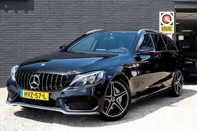 Zwart Gebruikt 2018 Mercedes C160 AMG line Coupé | € 22.950 (Eerlijke prijs) - Afbeelding 1/4