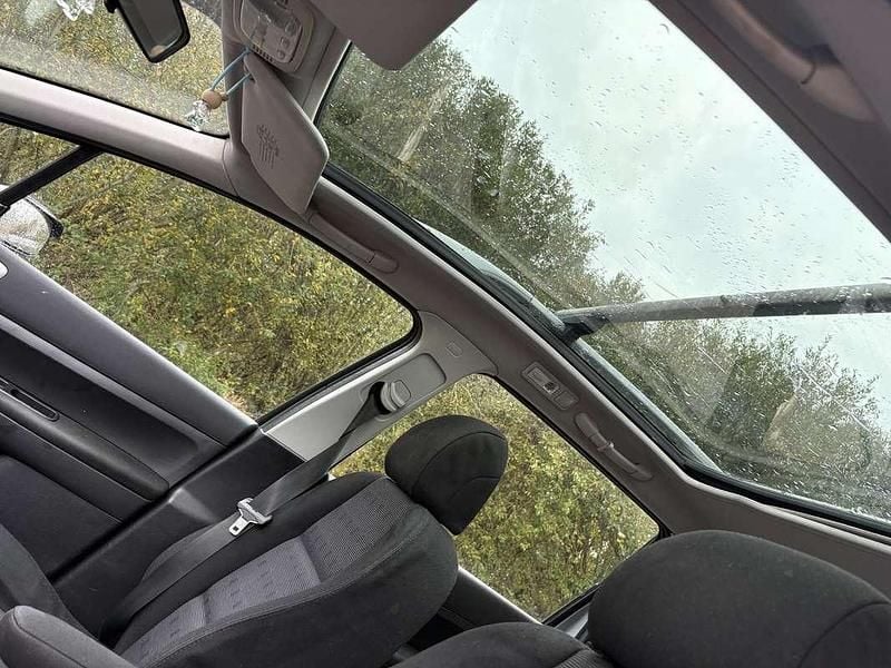 Grijs Gebruikt 2004 Peugeot 307 Stationwagen | € 1.250 (Iets duurder) - Afbeelding 1/4