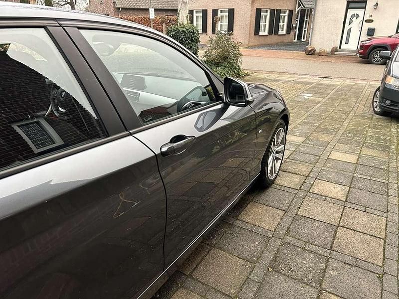 Occasion BMW 118 Executive 136 PK (100 kW) 2017 Grijs Hatchback