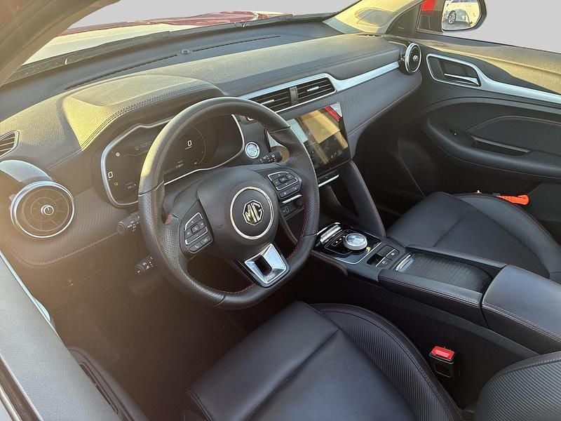 Occasion MG ZS Luxury 114 kW (156 PK) 2023 Rood SUV
