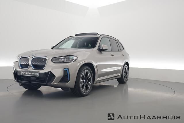 Grijs Gebruikt 2022 BMW iX3 M Sport SUV | € 44.450 (Eerlijke prijs) - Afbeelding 1/3