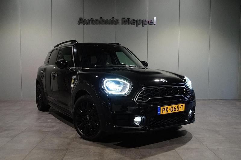 Zwart Gebruikt 2017 Mini Countryman Chili SUV | € 21.950 - Afbeelding 1/4