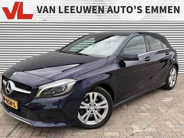 Blauw Gebruikt 2017 Mercedes A180 Ambition Hatchback | € 11.900 (Goede deal) - Afbeelding 1/3