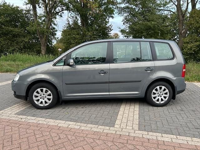 Gebruikt 2003 VW Touran MPV | € 2.500 (Eerlijke prijs) - Afbeelding 1/4
