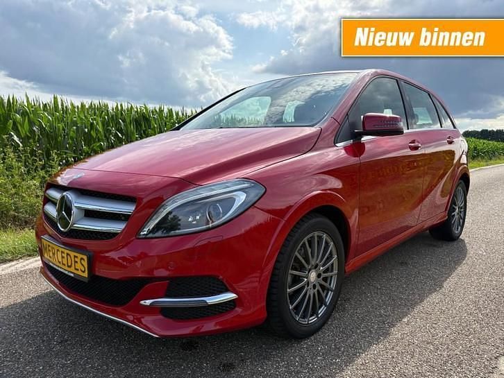 Gebruikt 2015 Mercedes B250e MPV | € 11.750 (Super prijs) - Afbeelding 1/4