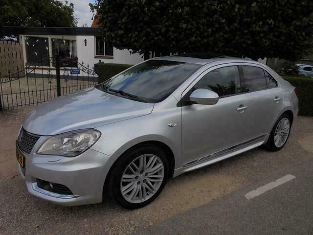 Occasion Suzuki Kizashi Sport 180 PK (132 kW) 2011 Zilver, metallic lak Sedan