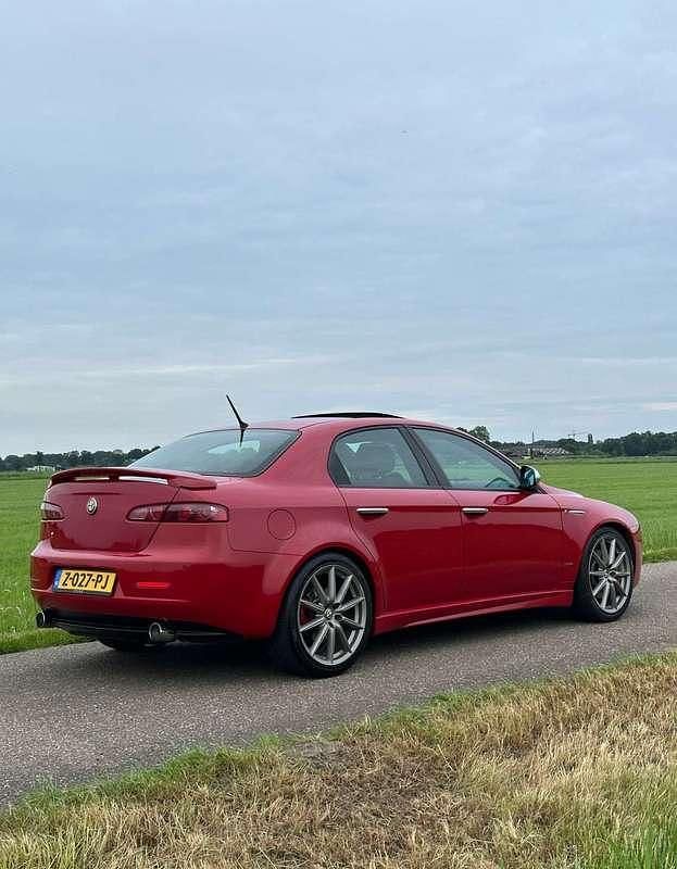 Occasion Alfa Romeo 159 Ti 200 PK (147 kW) 2009 Rood Sedan