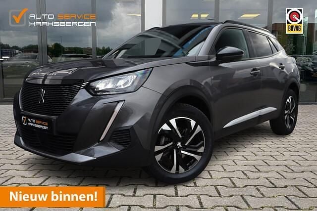 Grijs Gebruikt 2023 Peugeot 2008 Allure SUV | € 22.900 (Goede deal) - Afbeelding 1/4