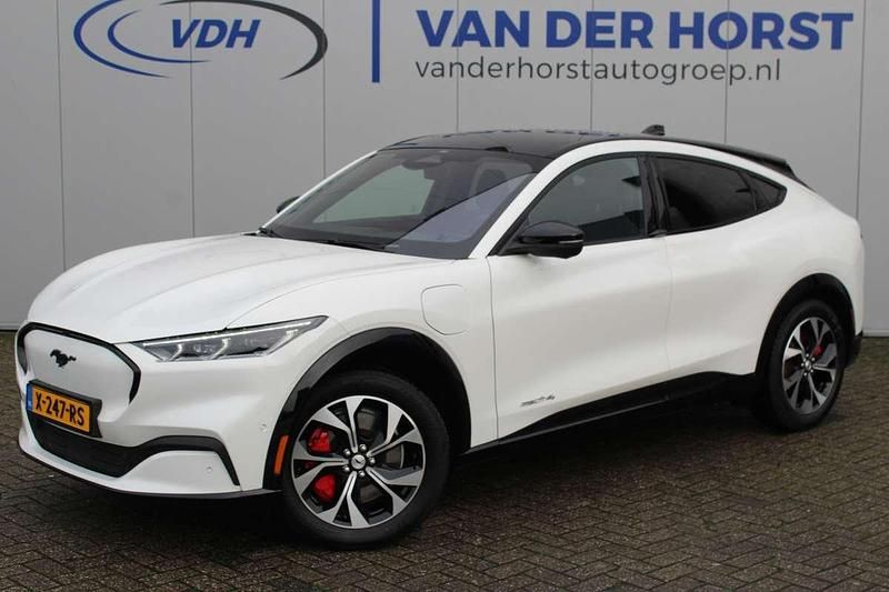 Wit Gebruikt 2023 Ford Mustang Mach-E Titanium SUV | € 43.450 (Duur) - Afbeelding 1/3