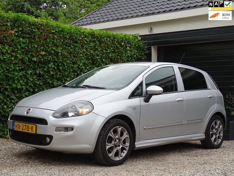 Grijs Gebruikt 2015 Fiat Punto Lounge Hatchback | € 2.950 (Eerlijke prijs) - Afbeelding 1/4