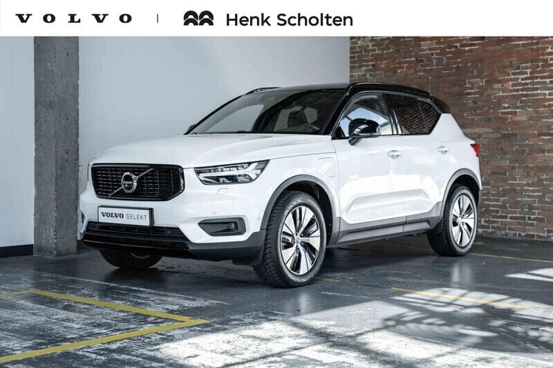 Wit Gebruikt 2022 Volvo XC40 R-Design SUV | € 43.950 (Duur) - Afbeelding 1/4