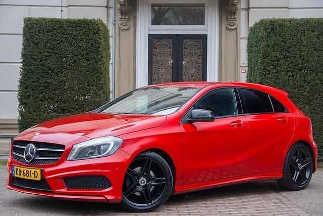 Rood Occasion 2013 Mercedes A180 AMG Hatchback | € 13.940 (Goede deal) - Afbeelding 1/4