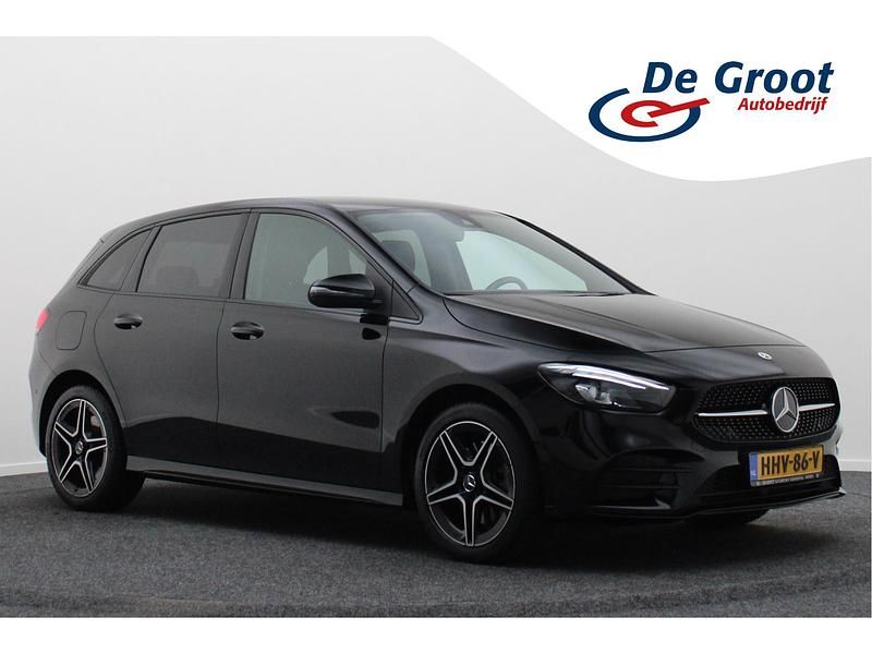 Zwart Gebruikt 2022 Mercedes B250 AMG line MPV | € 25.950 (Goede deal) - Afbeelding 1/4