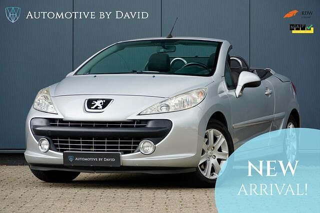 Grijs Gebruikt 2009 Peugeot 207 CC Cabriolet | € 3.650 (Eerlijke prijs) - Afbeelding 1/4