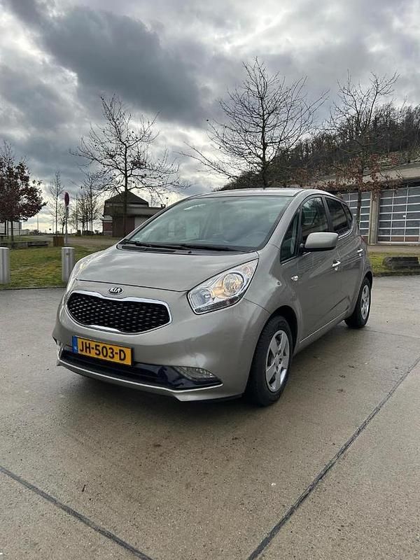 Occasion 2016 Kia Venga Hatchback | € 9.700 (Super prijs) - Afbeelding 1/4