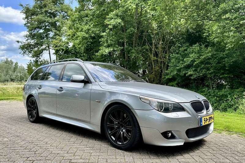 Grijs Gebruikt 2006 BMW 535 M Sport Stationwagen | € 6.999 - Afbeelding 1/4