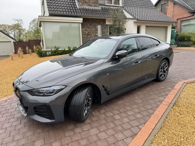Grijs Gebruikt 2022 BMW i4 Sedan | € 56.995 - Afbeelding 1/4