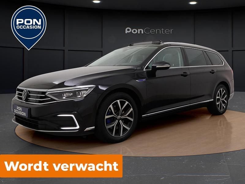 Zwart Gebruikt 2026 VW Passat GTE Stationwagen | € 26.950 (Super prijs) - Afbeelding 1/3