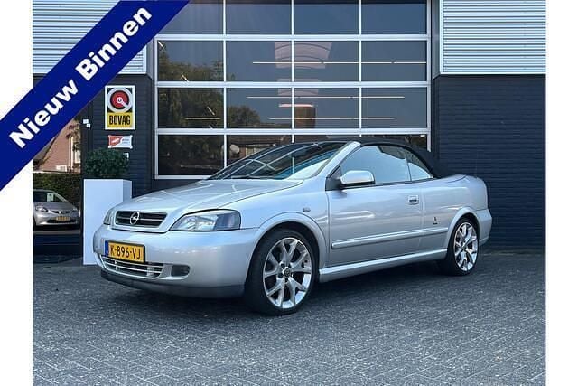 Grijs Gebruikt 2004 Opel Astra Cabriolet Cabriolet | € 3.495 (Eerlijke prijs) - Afbeelding 1/4