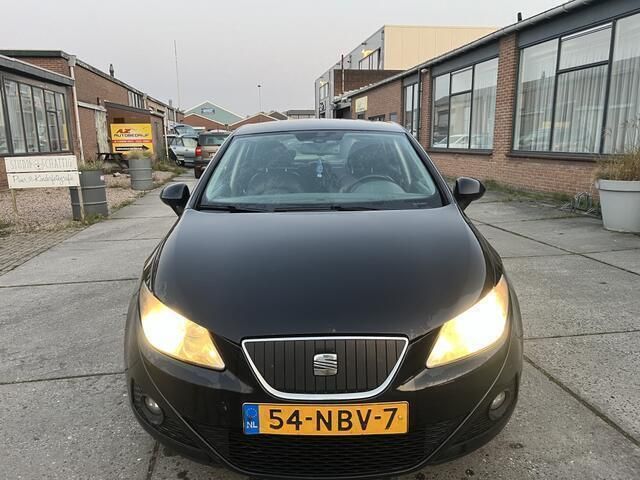 Zwart Gebruikt 2010 Seat Ibiza Reference Hatchback | € 2.200 - Afbeelding 1/4
