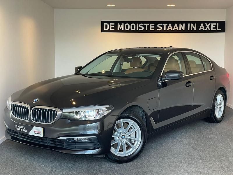Grijs Occasion 2026 BMW 530e Executive Sedan | € 29.950 - Afbeelding 1/3