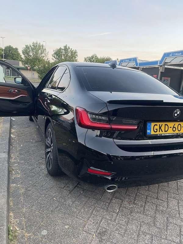 Zwart Gebruikt 2021 BMW 330 Sedan | € 25.950 - Afbeelding 1/4